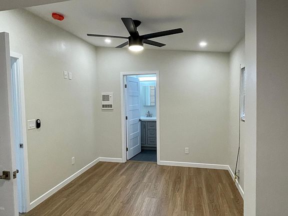 5th image of 3830 Marlborough Ave #3830