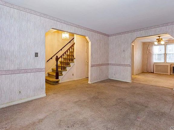 3rd image of 255-23 E Williston Ave