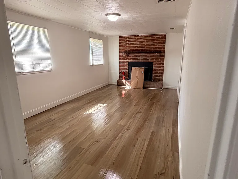116 Kingston Acres — Photo 7