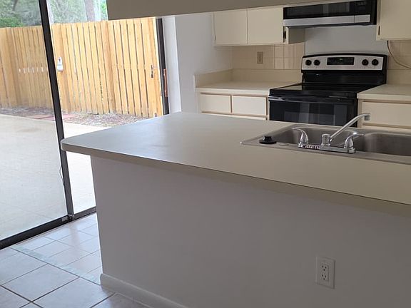 3rd image of 739 Mill Valley Pl #B
