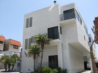 702 4th St UNIT 1, Hermosa Beach, CA 90254