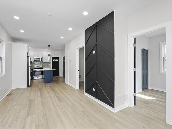 4th image of 6240 W Berenice Ave