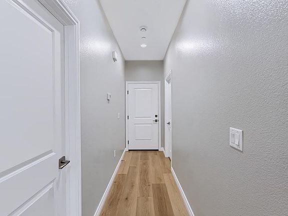 5th image of 16360 Juniper St