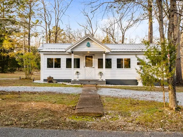 62 Foster Dr, Camden, TN 38320