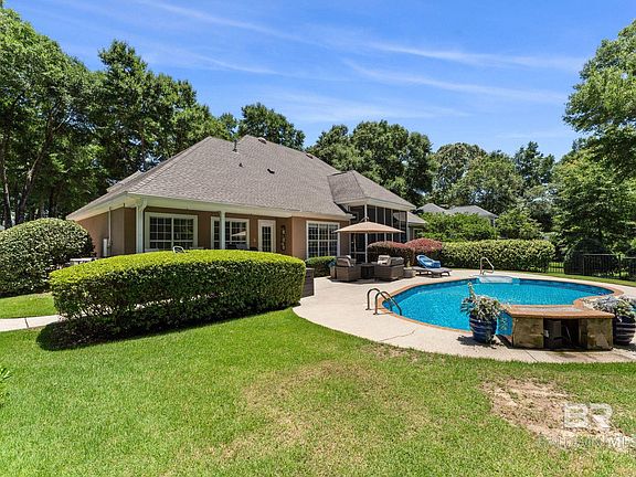 2nd image of 138 Easton Cir