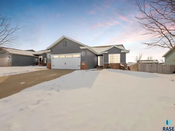 5713 W Bream Dr, Sioux Falls, SD 57107