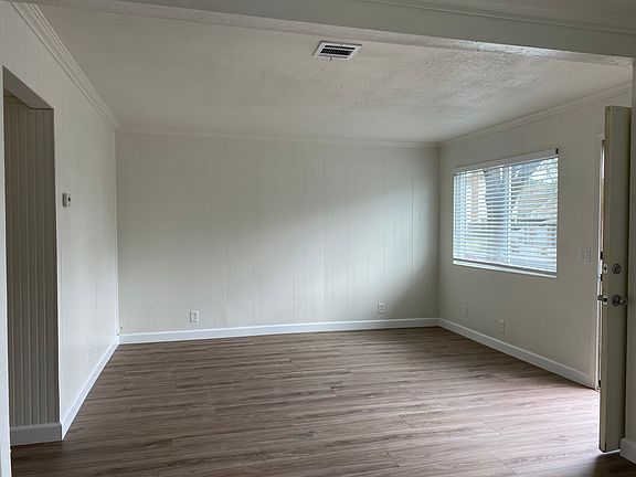 4th image of 408 Stinson Ave
