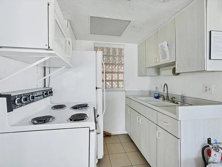 1255 Tarpon Center Dr #501 — Photo 28