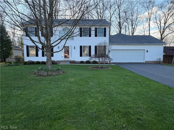 19 Spring Creek Dr, Cortland, OH 44410