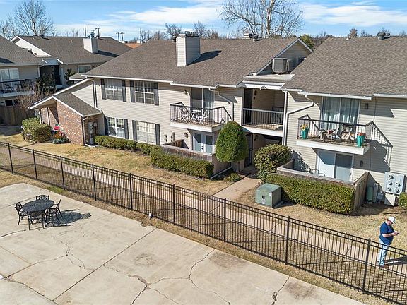 3rd image of 3200 W Britton Rd APT 105