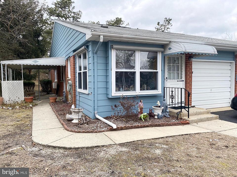 1st image of 26A Lexington Dr