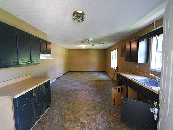 3rd image of 240 N Bells St APT A