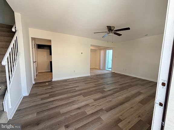 5th image of 21 Locust Ct