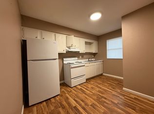 200 Maple Park Dr, Pekin, IL 61554