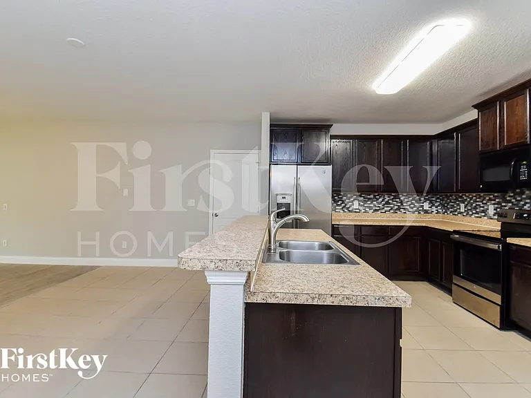 481 Nadeau Way — Photo 7