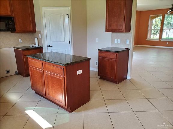 2nd image of 4008 Sorrento St