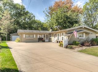 9036 N Plaza Dr, Northfield, OH 44067