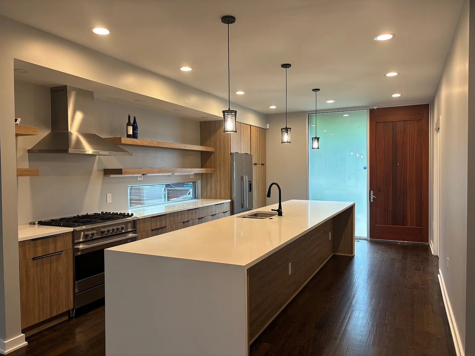 2 bed, 3.5 bath, $7,000 — Photo 1