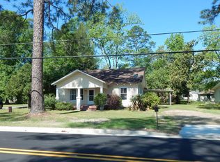 378 Fair St, Baxley, GA 31513