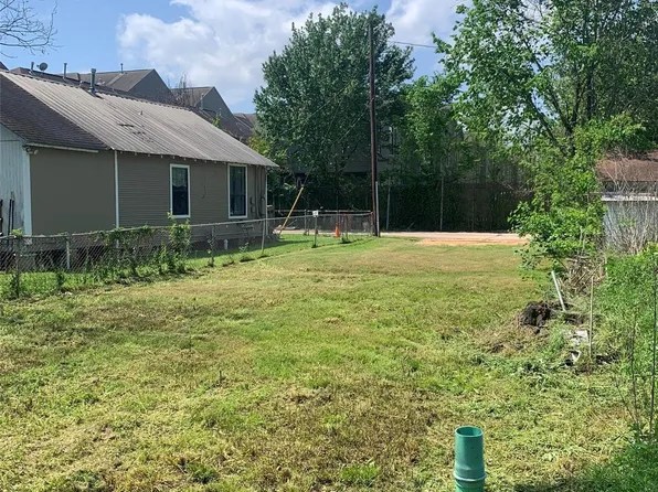 3 Bace Ct, Houston, TX 77007