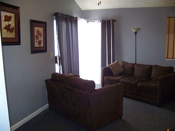 4th image of 1432 Bradley Dr