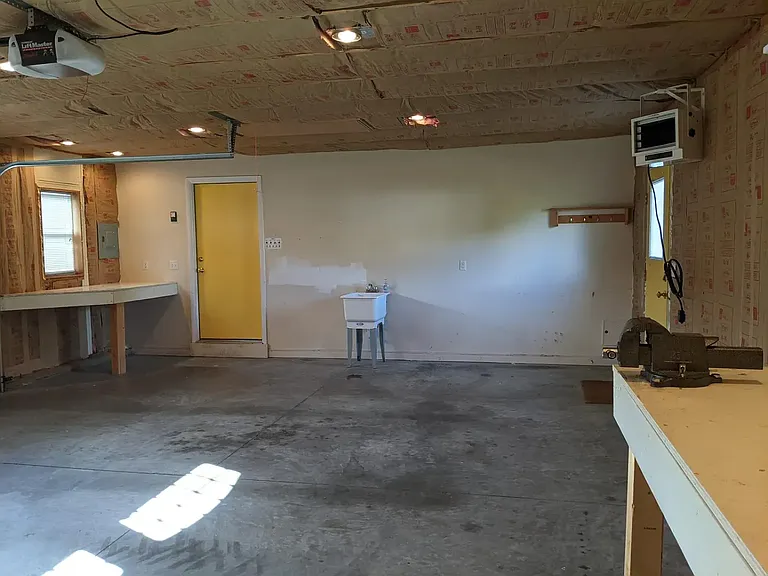 2710 Green Meadow Dr — Photo 11