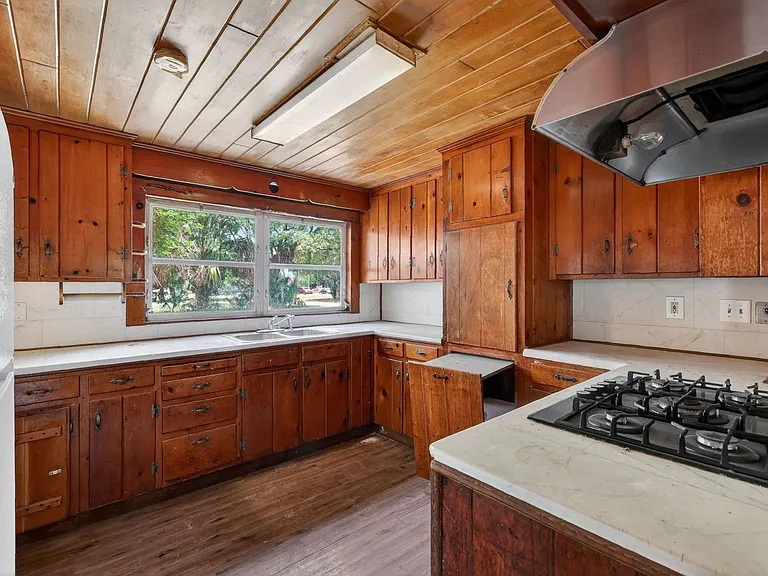 527 E Lemon Ave — Photo 8