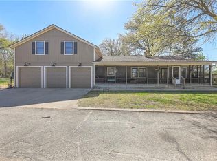 159 Dockside Cir, Lake Tapawingo, MO 64015