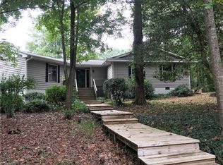 2750 Meadow Oak Dr, Haw River, NC 27258