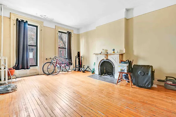 Sold by Mitra Hakimi Realty Group, LLC | media 3