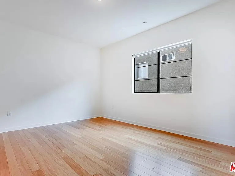 5420 Harold Way #502 — Photo 11