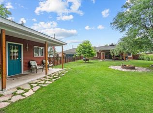 3101 Shorewood Ln, Roseville, MN 55113