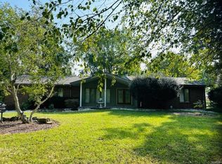 12418 Buckeye Rd, Highland, IL 62249