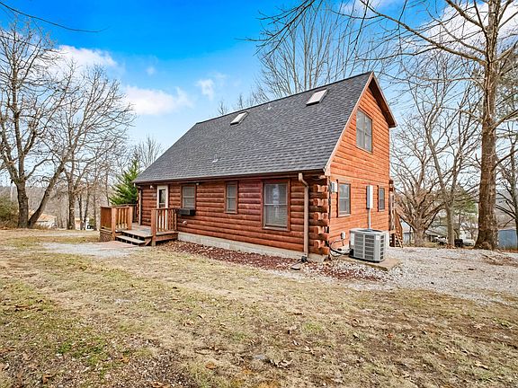 3rd image of 15595 Lakeview Dr