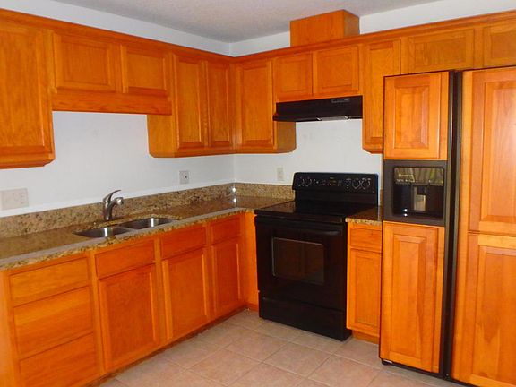 2nd image of 610 Ironwood Dr