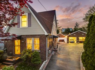 225 Elmwood Ave, Hempstead, NY 11550