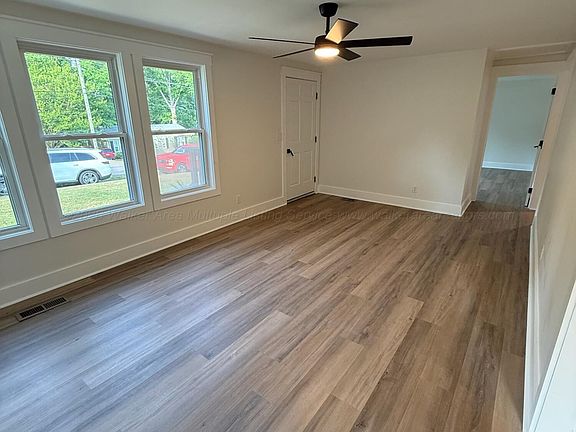 4th image of 7840 Robbins Cir