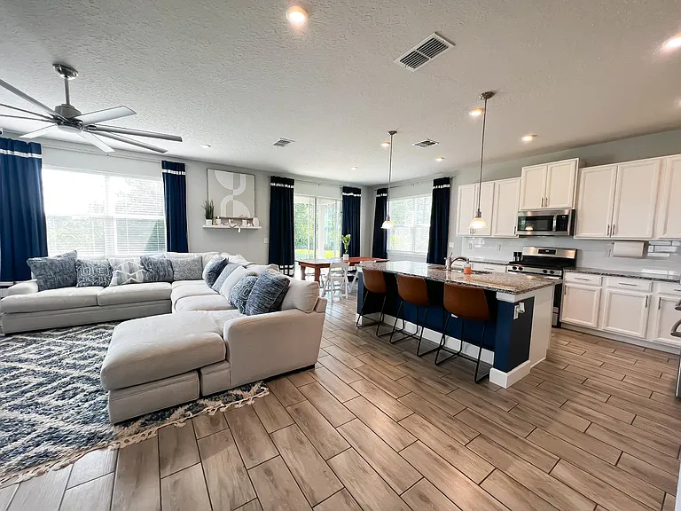 1585 Chelsea Manor Cir — Photo 8