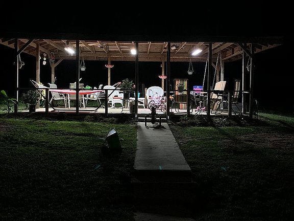 Covered Patio w/ electricity