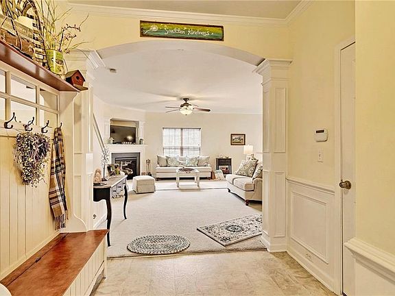 3rd image of 122 Seattle Slew Ln