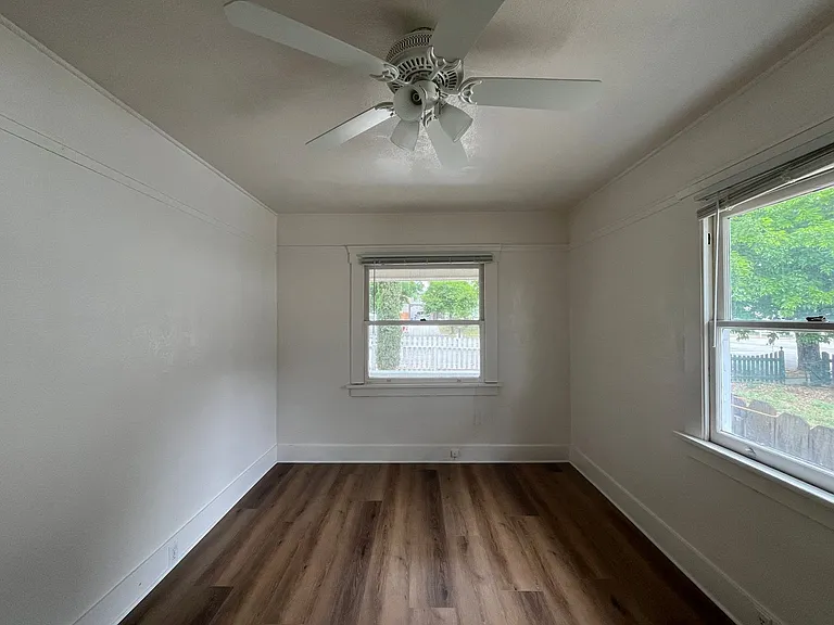 1434 Pine St — Photo 14