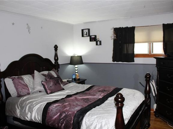 4th image of 1609 Copperfield St