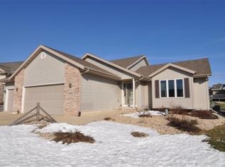 336 Country Clover Dr, Deforest, WI 53532