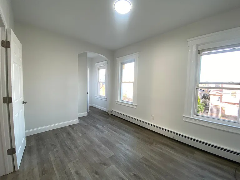 223 John St #2 — Photo 3