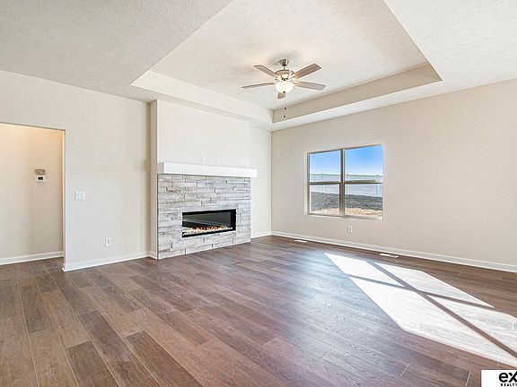 4th image of 21719 McClellan Dr