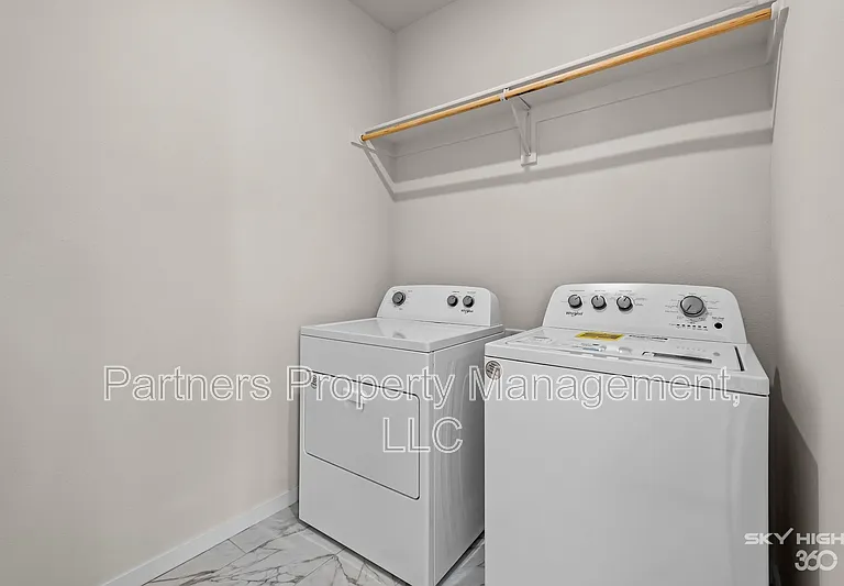 289 S Neon Ave — Photo 19