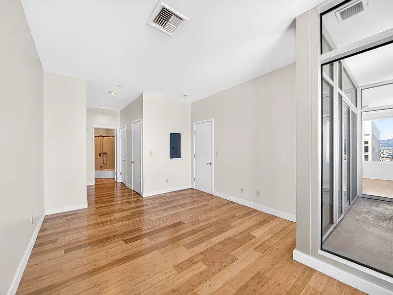 3810 Wilshire Blvd #1405 — Photo 19