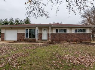 2721 Claymont Dr, Saint Louis, MO 63129