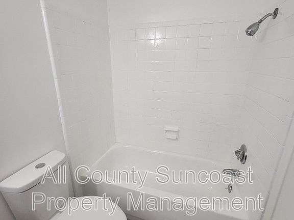 5th image of 1830 Dr Martin Luther King Jr St N APT 102