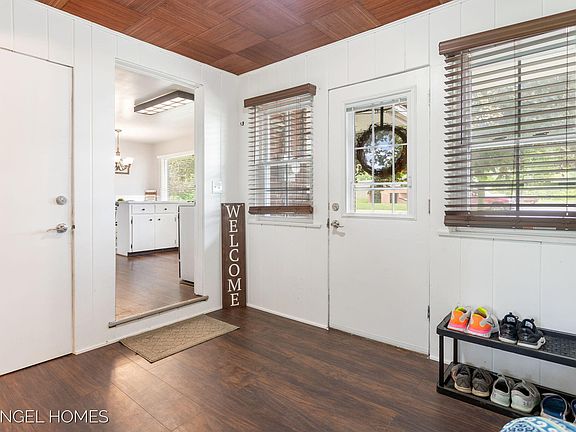 3rd image of 1302 Lincoln Ave